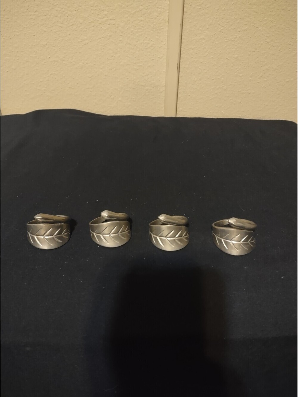 Pewter Etched Leaf Wrap Napkin Holder Set Of 4